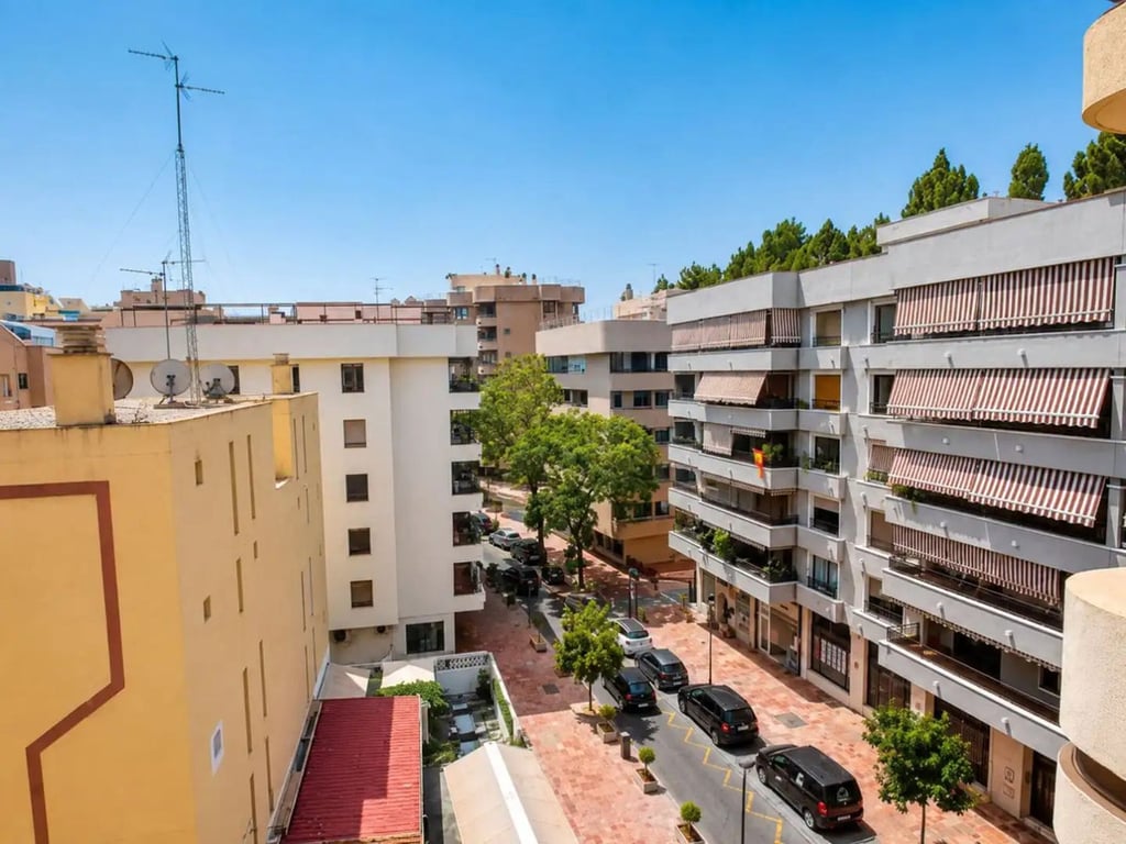 Apartment in Marbella - Image 3