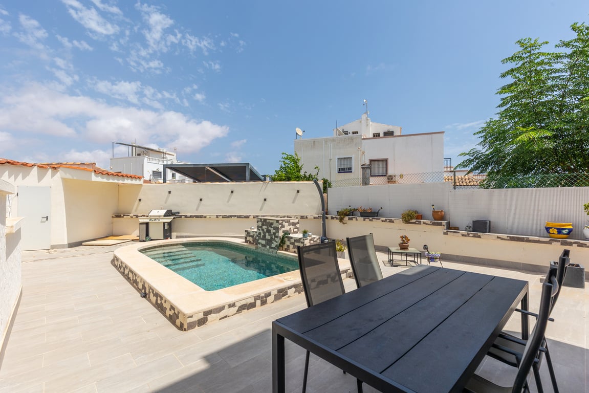 Apartment in Urbanizacion los Balcones - Image 3