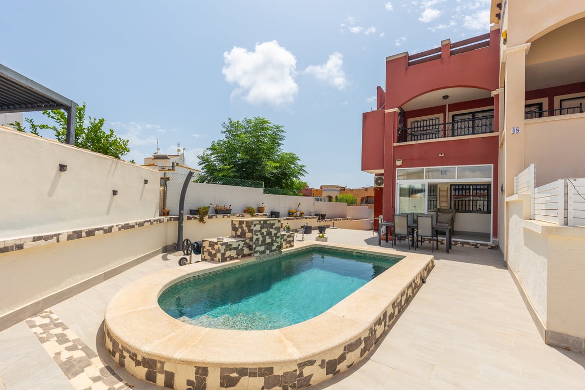 Apartment in Urbanizacion los Balcones - Image 2