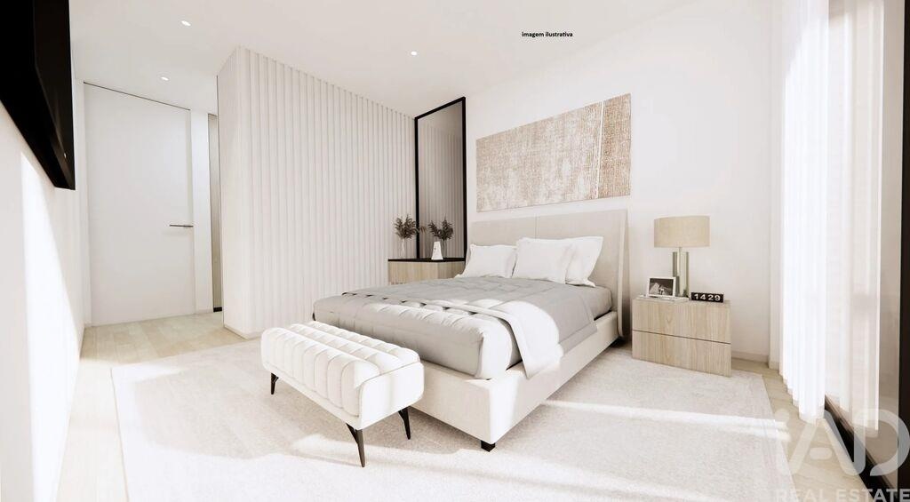Apartment in Costa - Image 3
