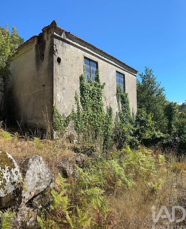 Land in Valadares