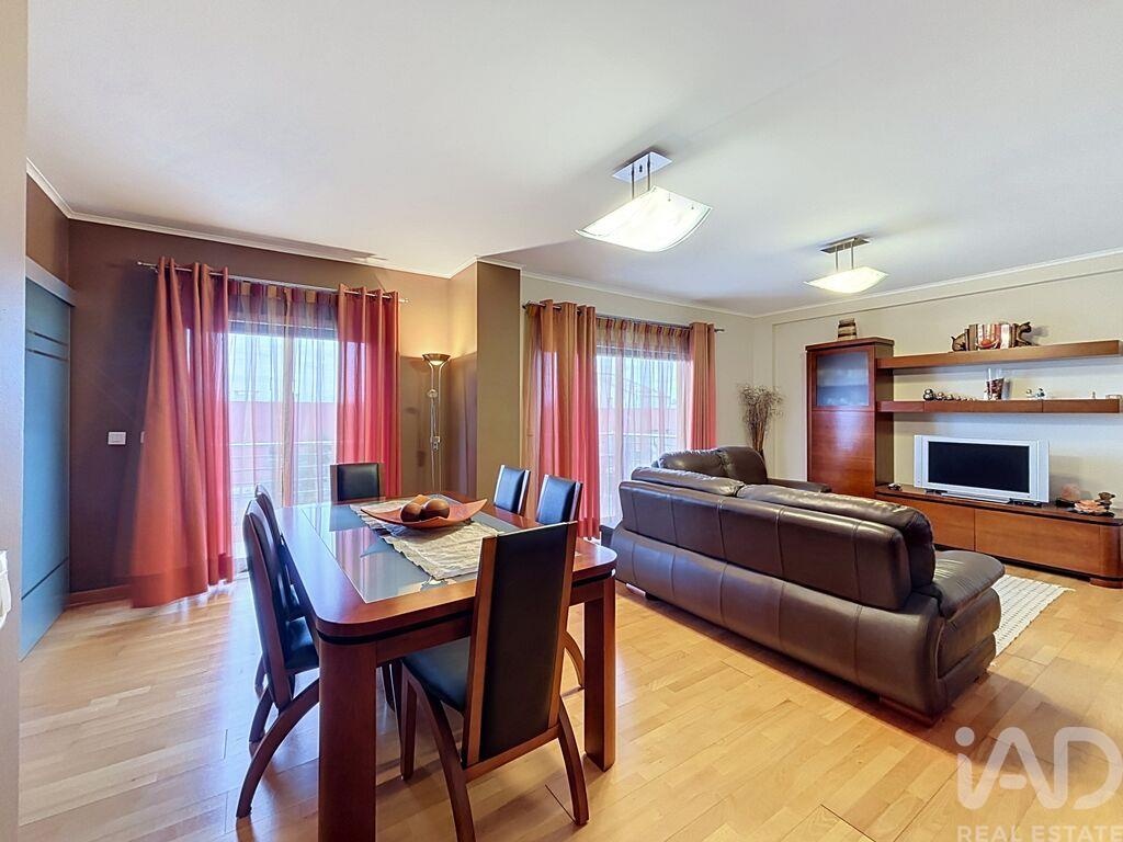 Apartment in Seixal - Image 2