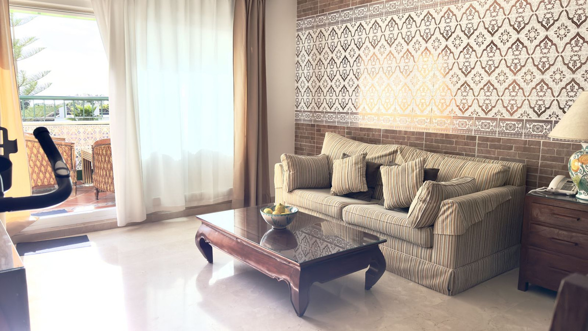 Apartment in Guadalmina - Image 3