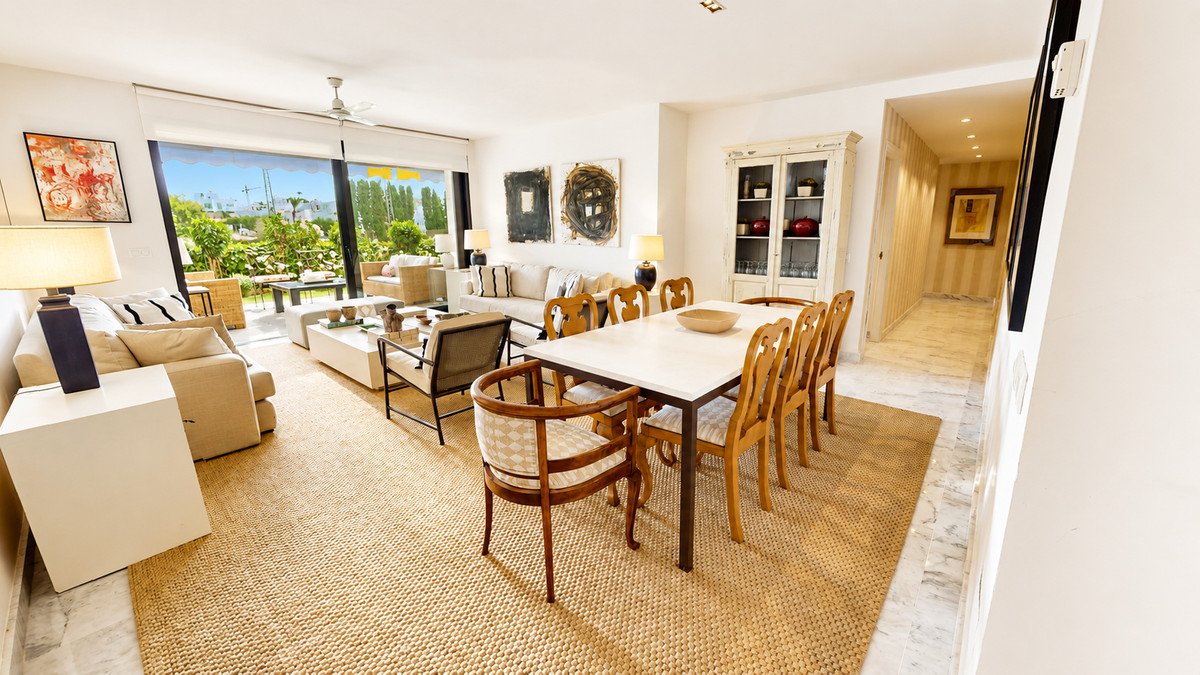 Apartment in Guadalmina - Image 2