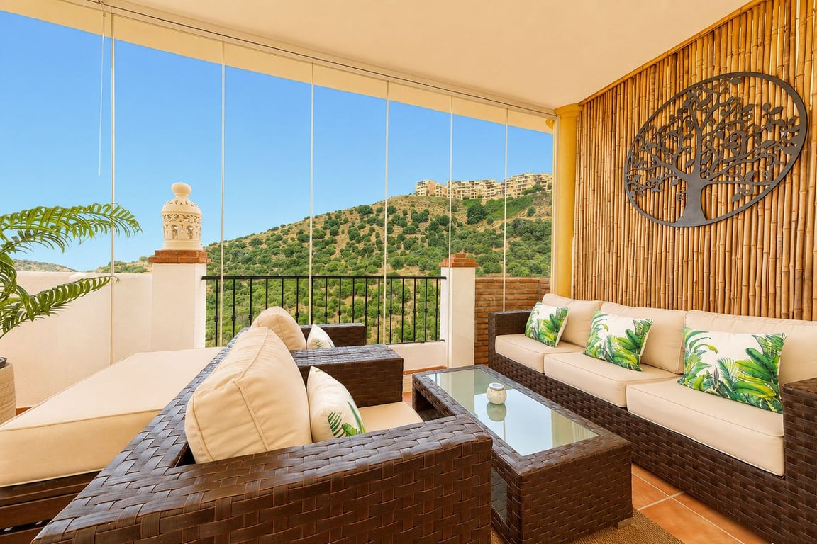 Apartment in Sitio de Calahonda - Image 3