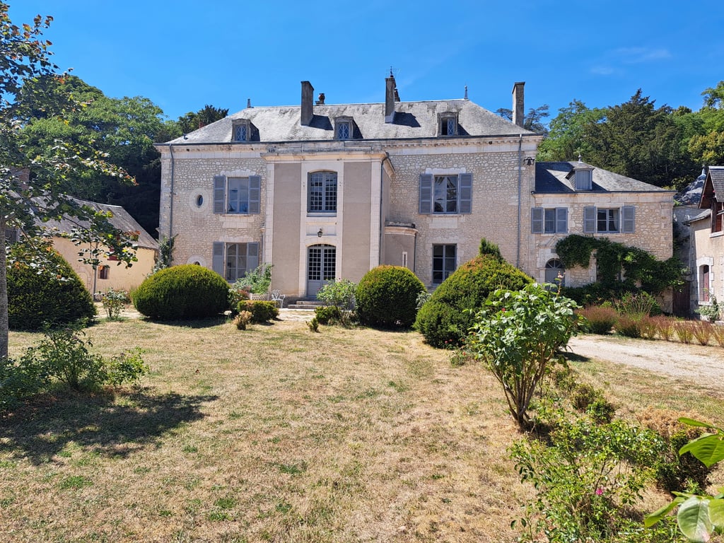 House in Douadic