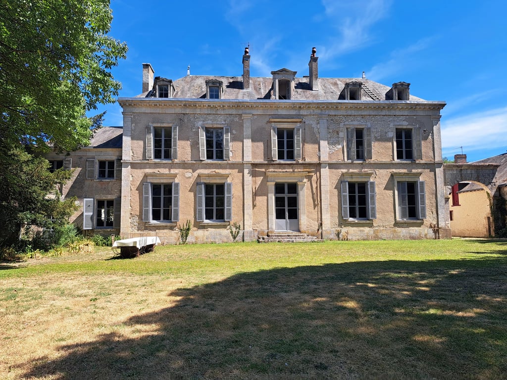 House in Douadic - Image 2