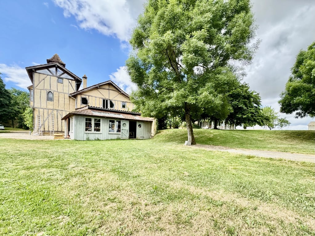 House in Courties - Image 2
