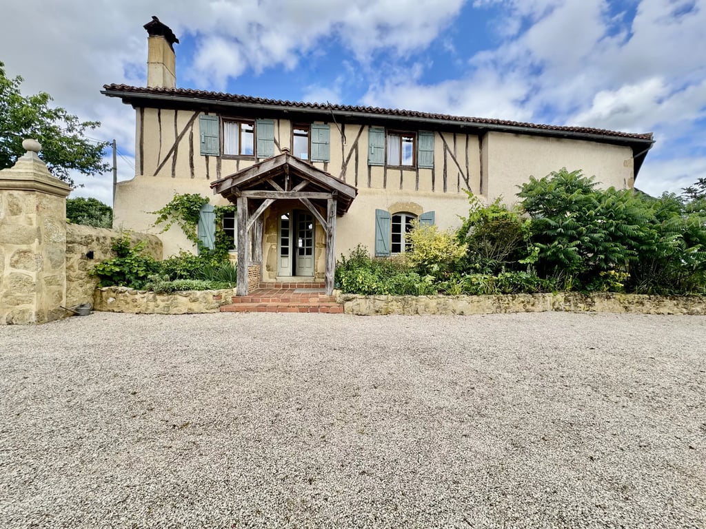 House in Courties