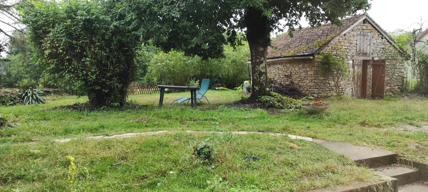House in Chalais - Image 3
