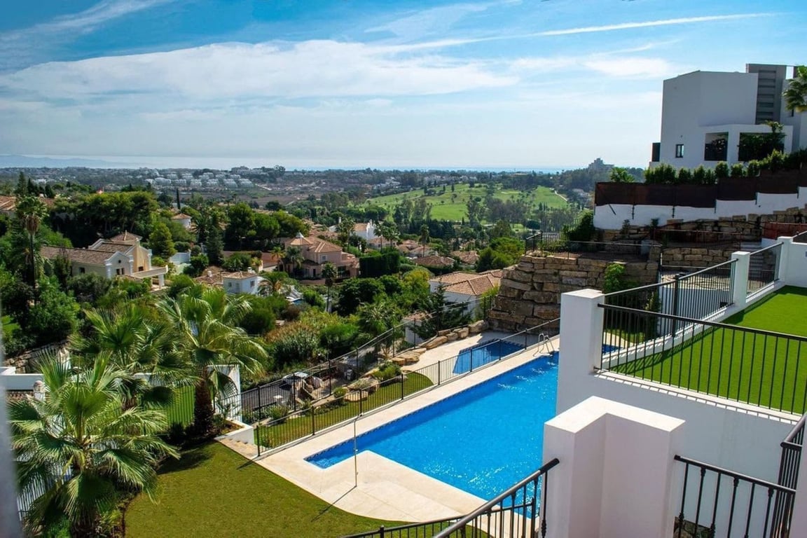 Penthouse in Benahavis - Image 3