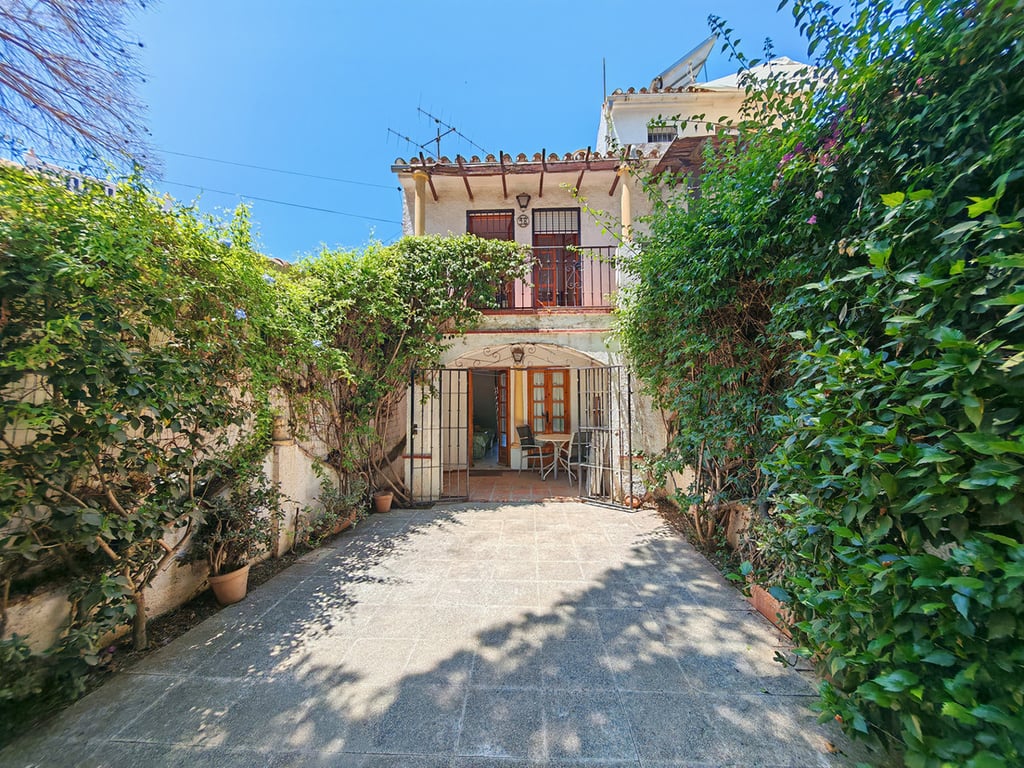 House in Elviria - Image 4