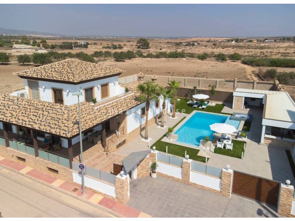 Villa in Avileses - Image 2