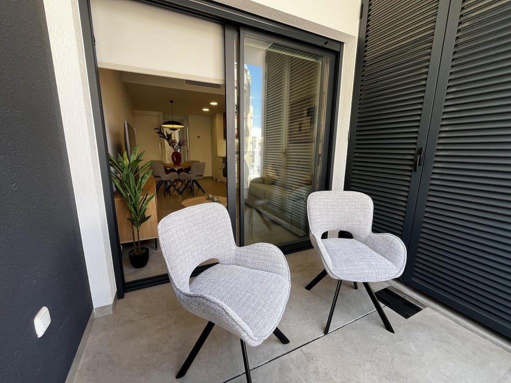 Apartment in Torrevieja - Image 2