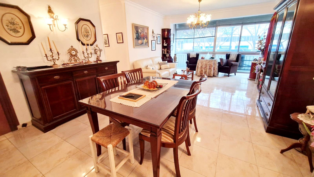 Apartment in Fuengirola - Image 2