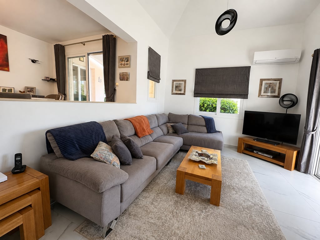 House in Tala - Image 3