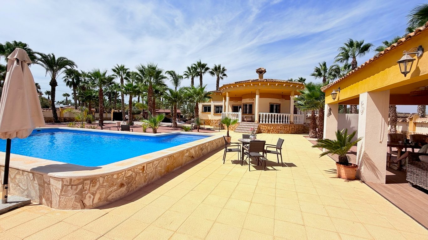 Villa in Catral - Image 2