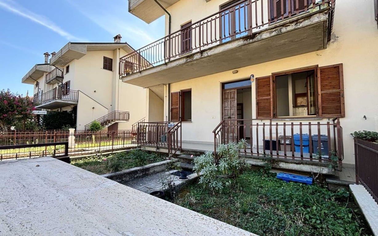 House in Castiglione del Lago - Image 2