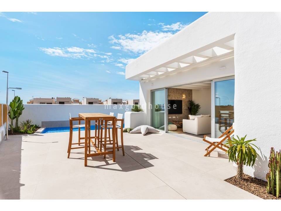 Villa in Los Alcazares - Image 2
