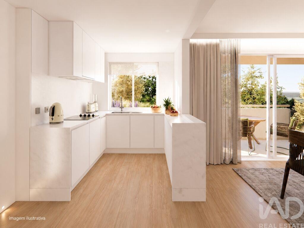 Apartment in Rio Tinto - Image 2