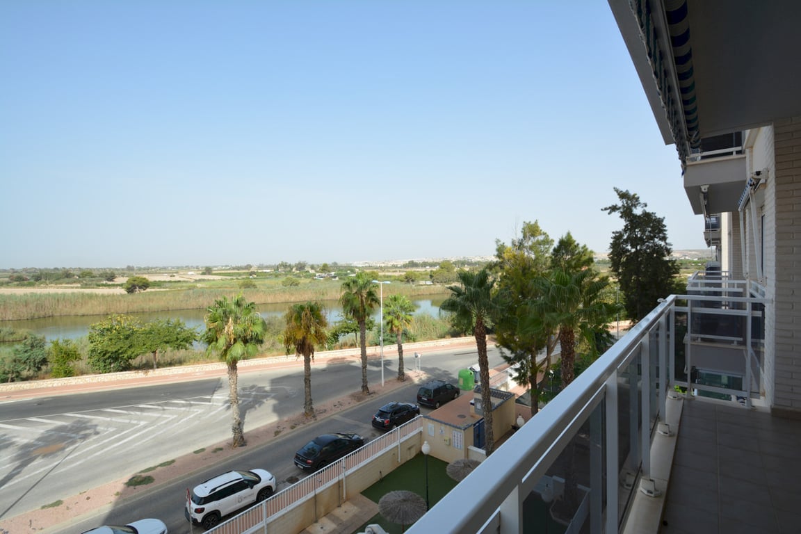 Apartment in Guardamar del Segura - Image 2