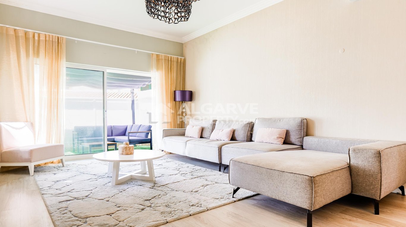 House in Vilamoura - Image 3