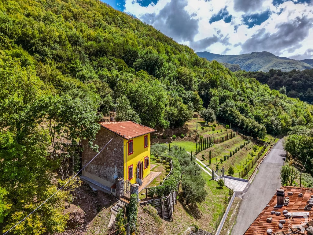 Villa in Fivizzano - Image 3