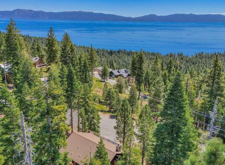 House in Tahoe Park - Image 3