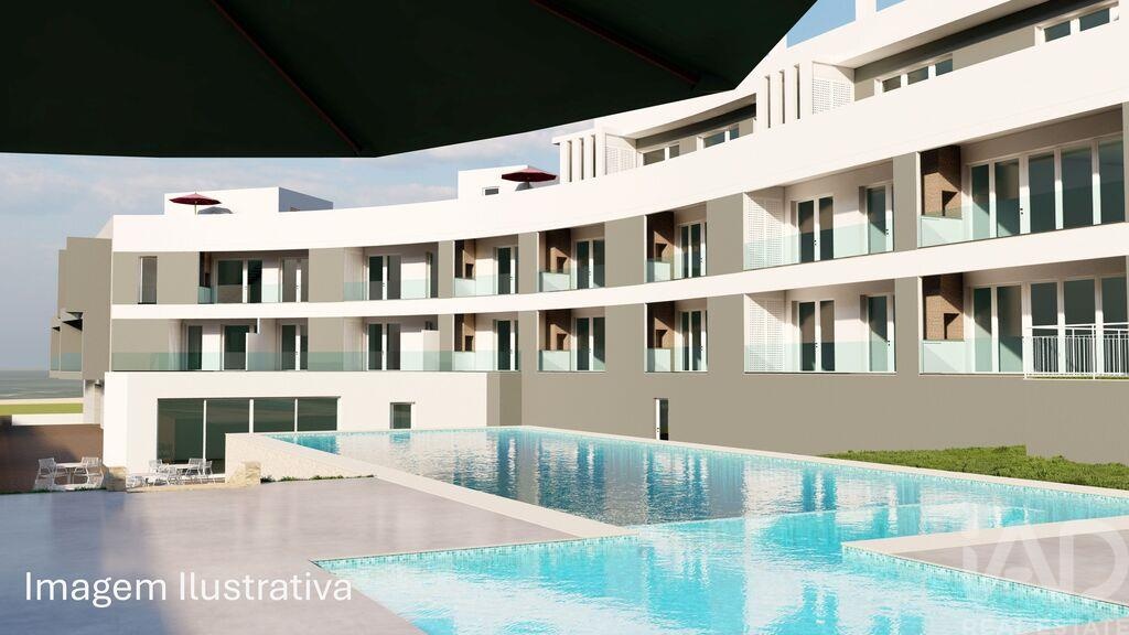 Apartment in Silveira - Image 2