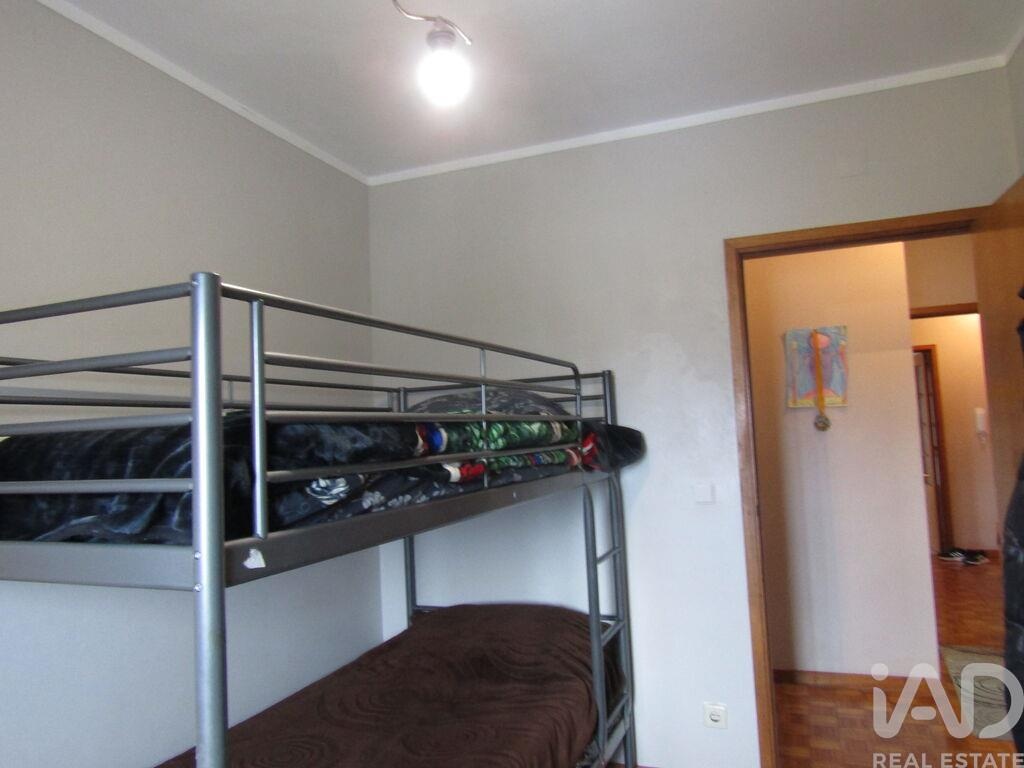 Apartment in Vilar de Andorinho - Image 3