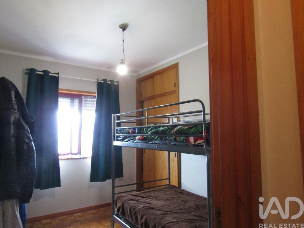 Apartment in Vilar de Andorinho - Image 2