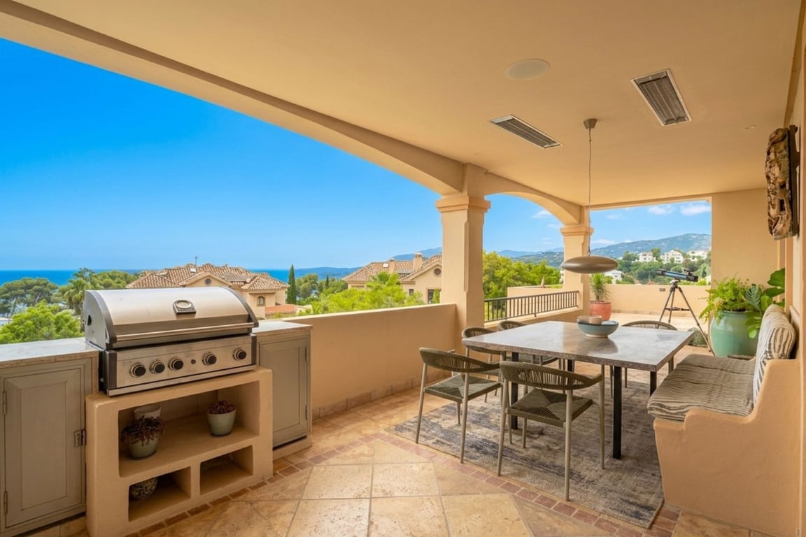 Apartment in Nueva Andalucia - Image 2
