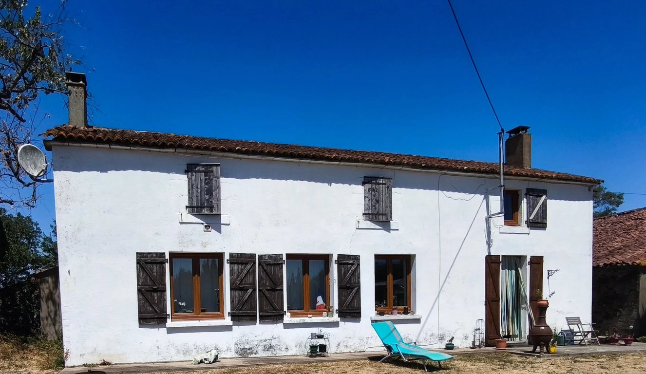 House in Saint-Sulpice-en-Pareds