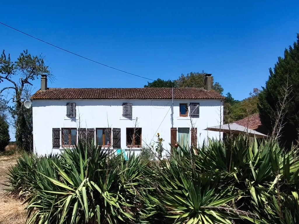House in Saint-Sulpice-en-Pareds - Image 2