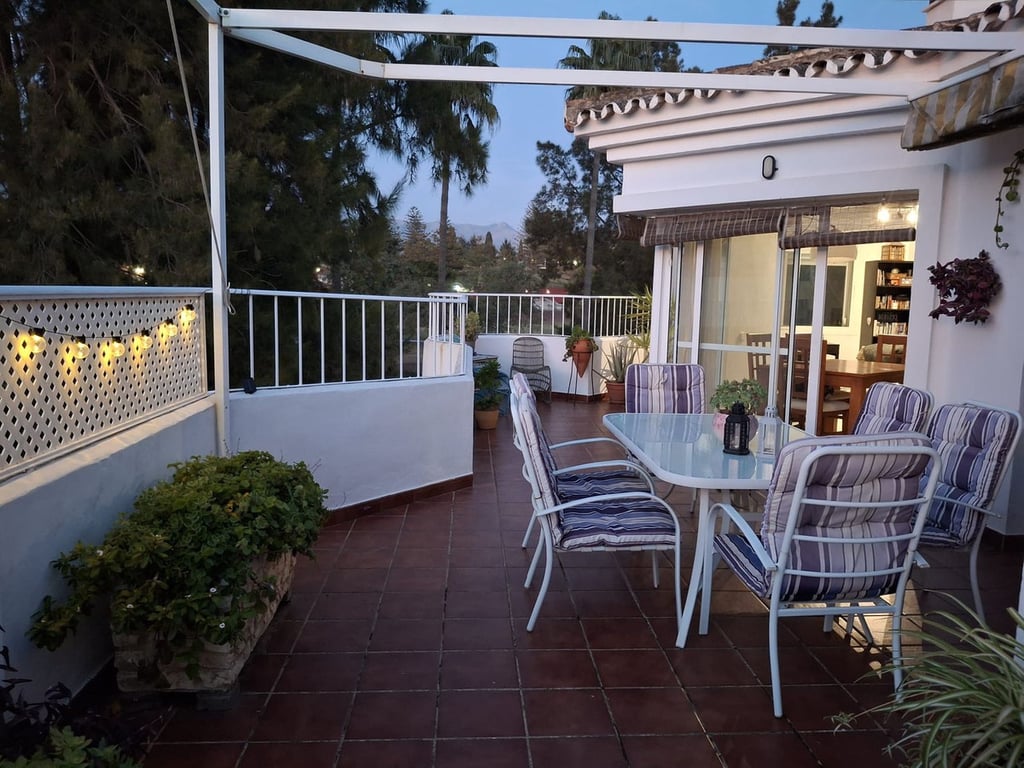 Apartment in Mijas Costa - Image 2