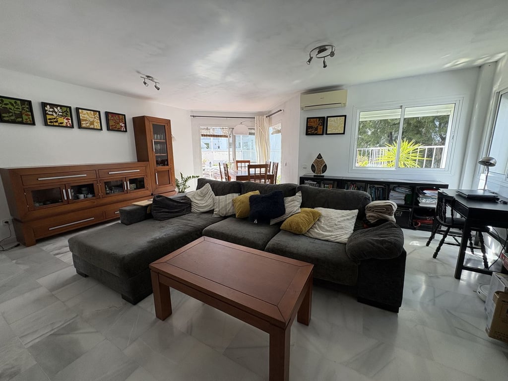 Apartment in Mijas Costa - Image 3