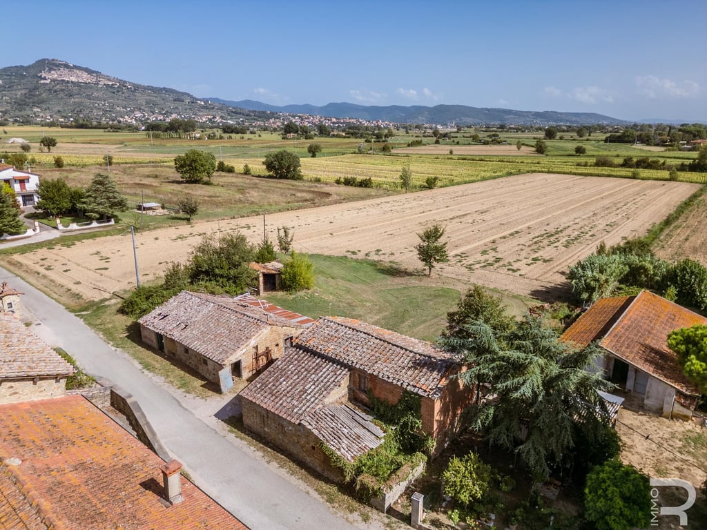 House in Cortona - Image 2