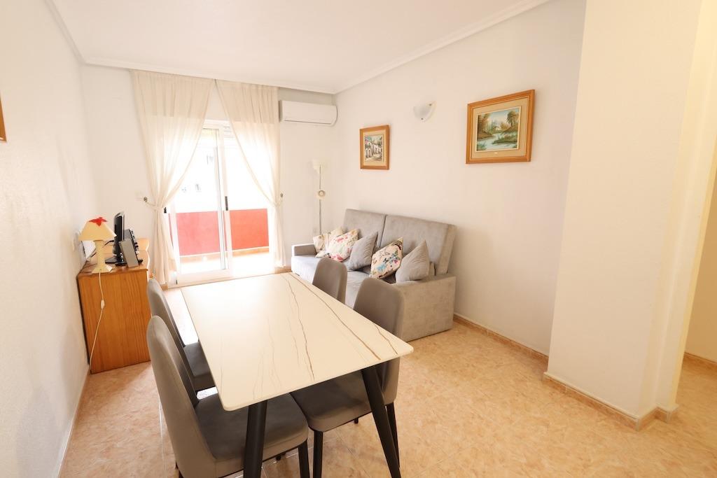 Apartment in Torrevieja - Image 2