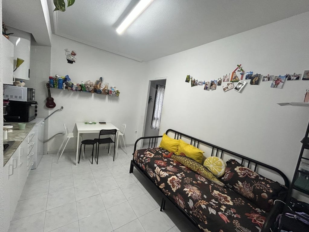 Apartment in Torrevieja - Image 2
