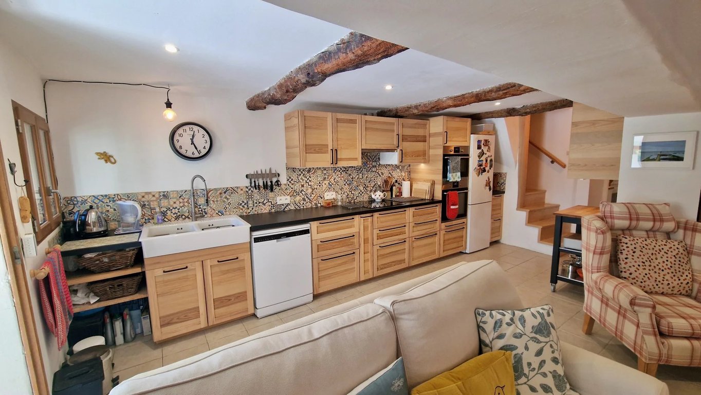 House in Neffies - Image 3