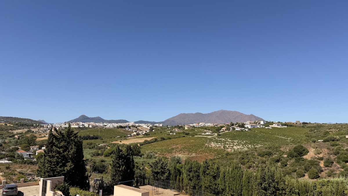 House in La Duquesa - Image 2
