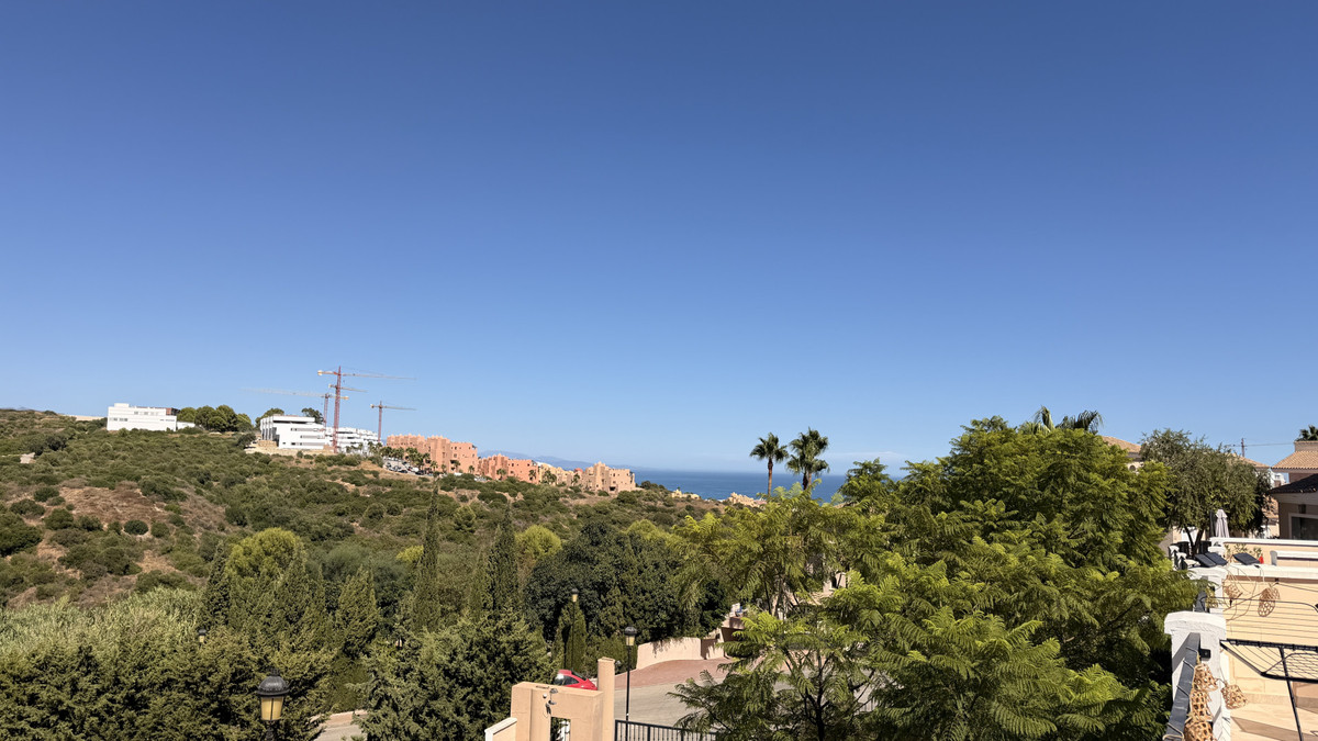 House in La Duquesa - Image 3