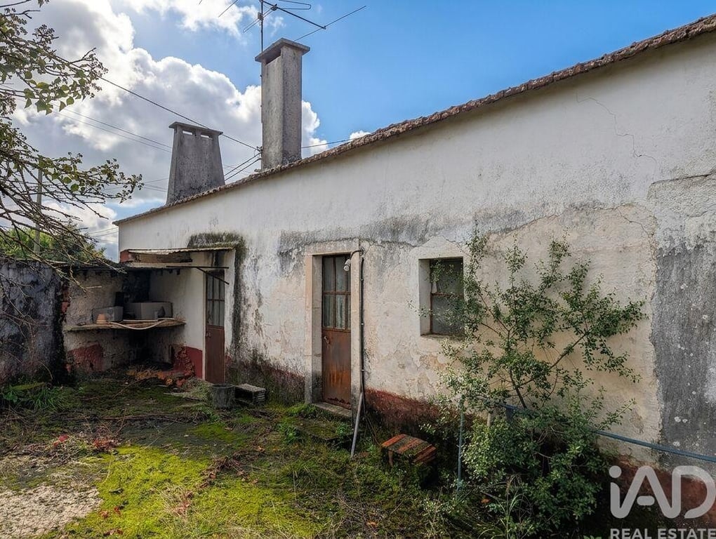 House in Brogueira - Image 2