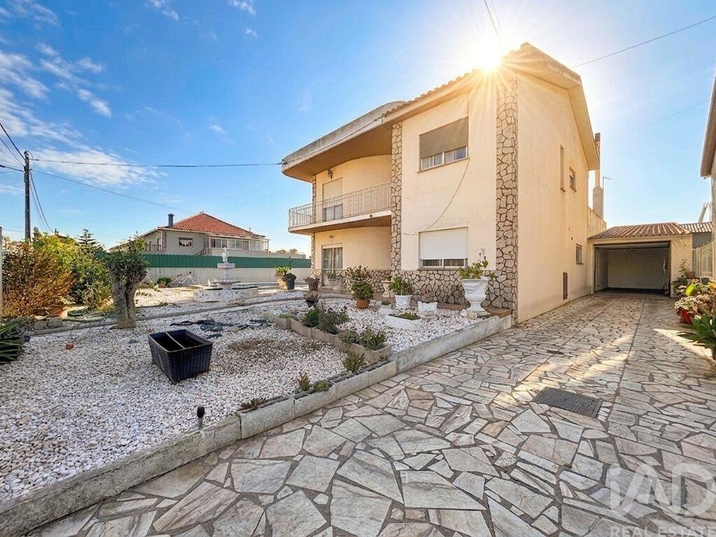 House in Fernao Ferro - Image 2