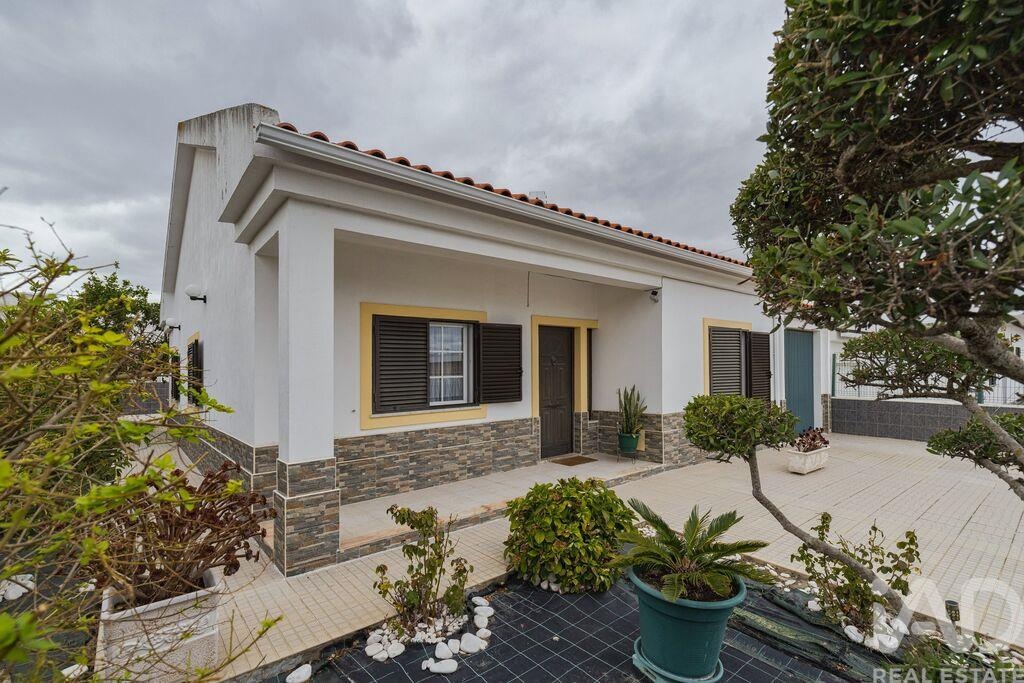 House in Fernao Ferro - Image 2