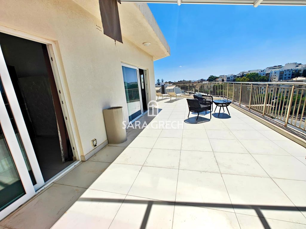 Penthouse in Saint Julian's - Image 2