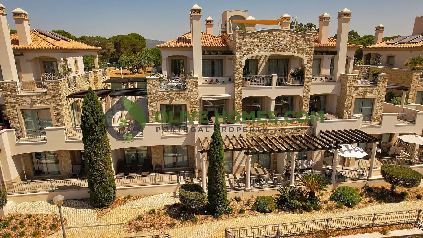 Apartment in Quarteira - Image 2