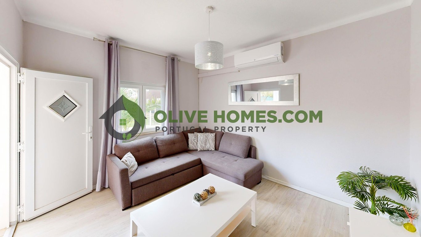 House in Quarteira - Image 3