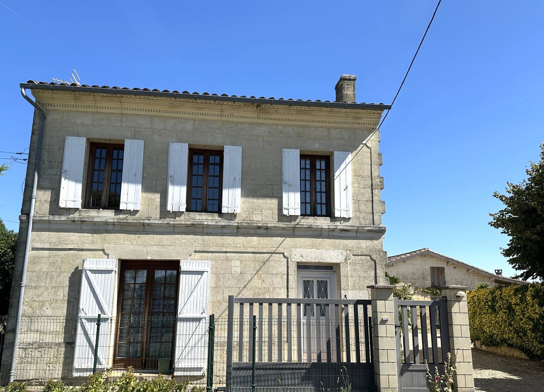 House in Saint-Etienne-de-Lisse