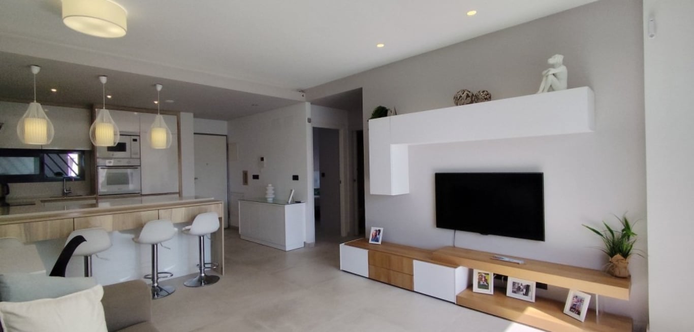 Apartment in Urbanizacion El Raso - Image 2